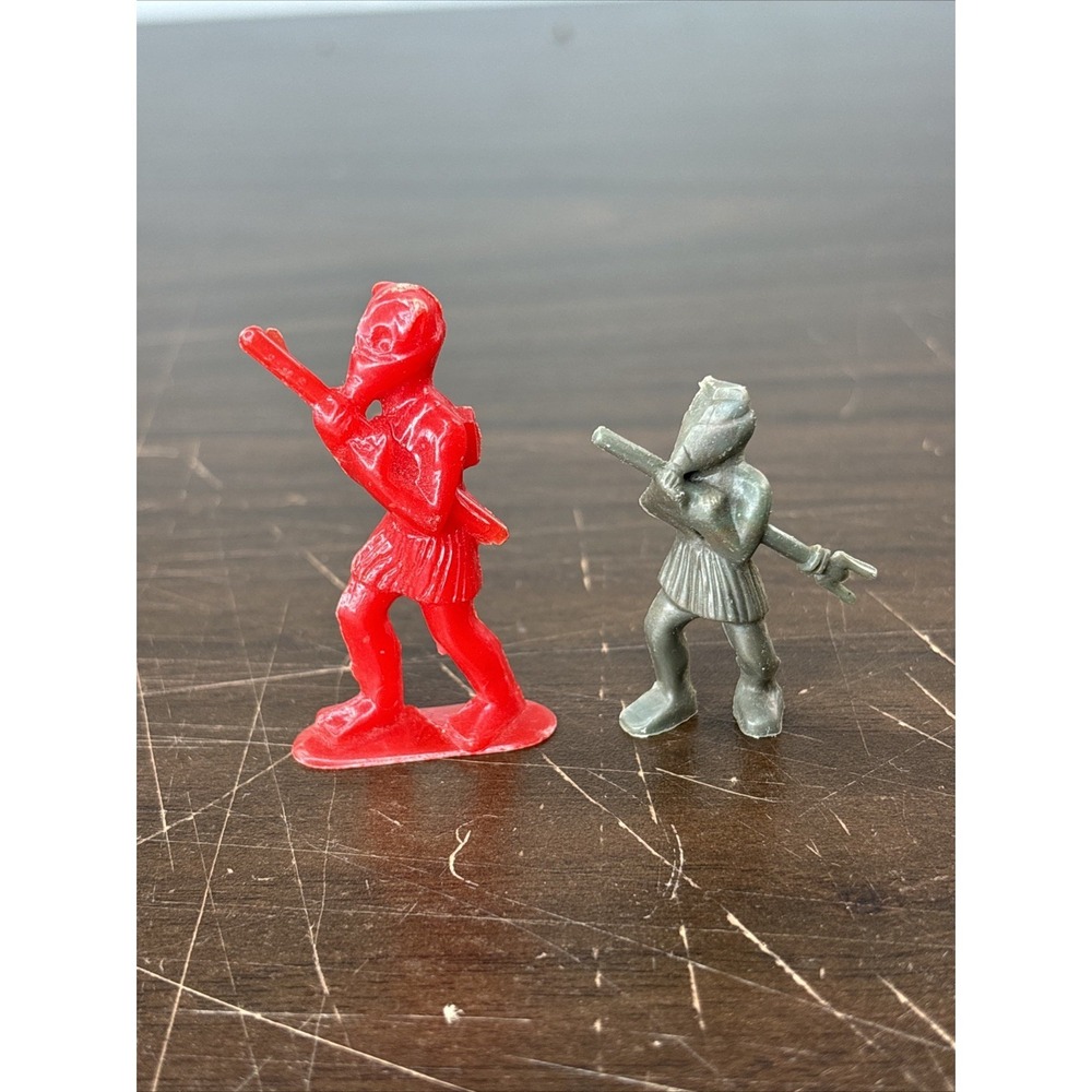 LOT OF 2 ORIGINAL 1950s LIDO POST CEREAL - CAPTAIN VIDEO  SPACE FIGURES Red Gray